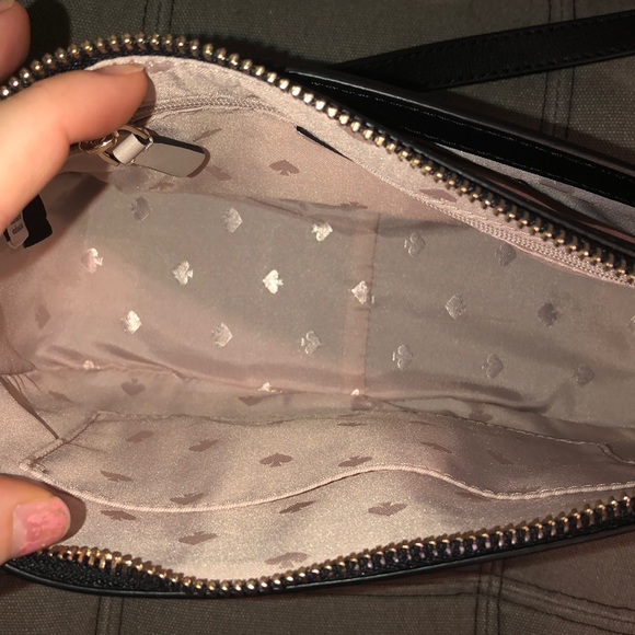 Kate Spade adel crossbody. - Picture 4 of 11